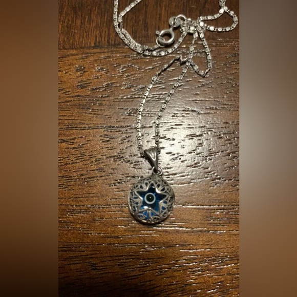 Silver evil eye round cut out star pendant and chain - Picture 2 of 9